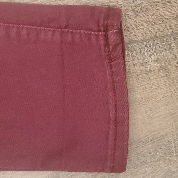 So brand Juniors maroon capris - Picture 5 of 6